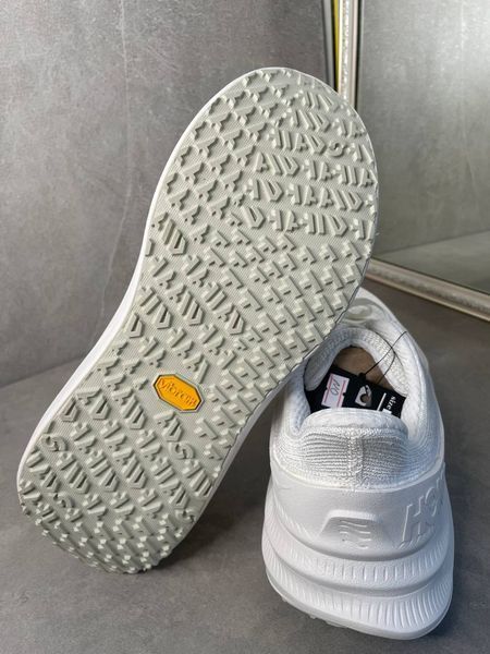 Hoka one one Thoughtful Creation 'Undyed' 1131058 UND фото