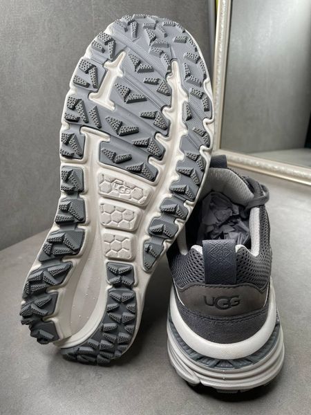 Ugg кросівки Ugg кросівки фото