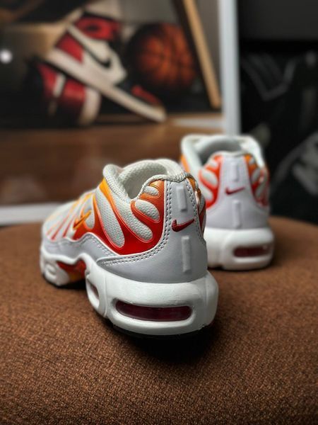 Nike Air Max Plus 'Laser Orange' FN3858-100 фото
