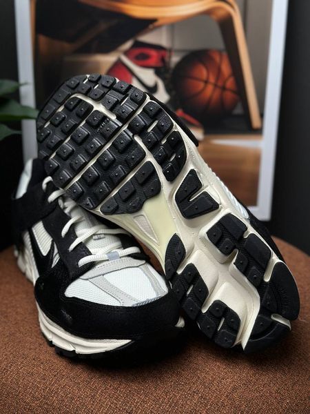 Nike Zoom Vomero 5 Wolf Grey Black/White FJ5474-133 фото