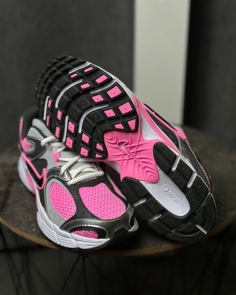 Nike V5 RNR Pink HQ7901-601 фото