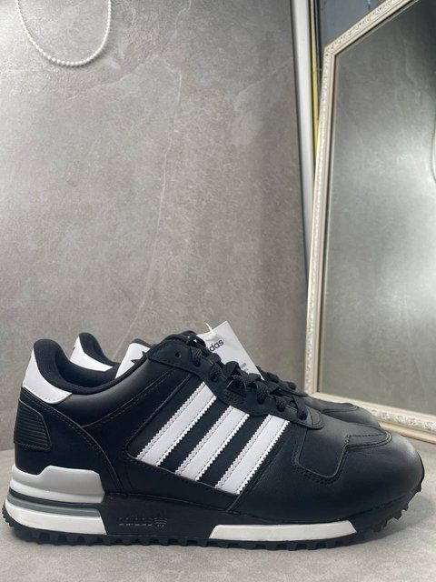 Adidas ZX 700 G63499 фото