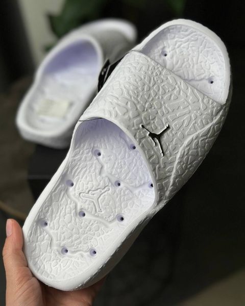 Тапки Air Jordan Franchise Shower Slide HQ2163-100 фото