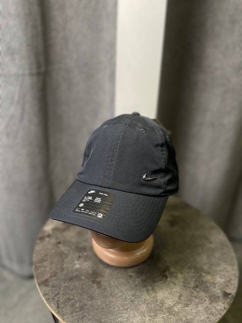 Кепка nike L logo swoosh cap FB5372-010 фото