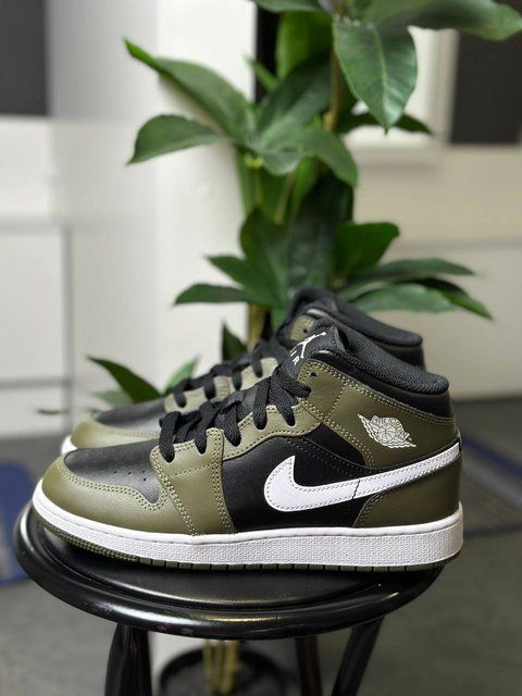 Air Jordan 1 Mid DQ8423-092 фото