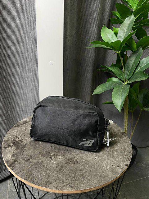 New Balance -Essential Small Waist Bag LAB53513 фото