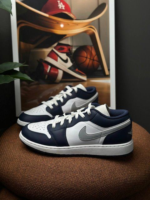 Nike Air Jordan 1 Low 553560-141 фото