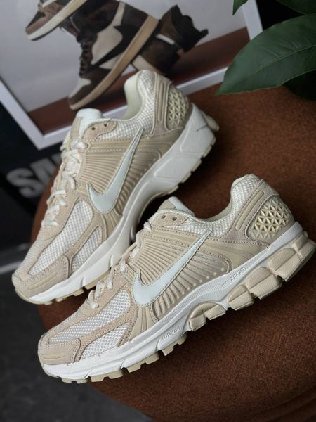 Nike Zoom Vomero 5 &ldquo;Beach/Light Khaki&rdquo; HQ0458-200 фото