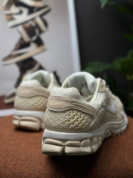 Nike Zoom Vomero 5 &ldquo;Beach/Light Khaki&rdquo; HQ0458-200 фото