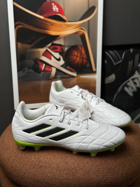 Бутсы Adidas Copa Pure.3 FG HQ8984 фото