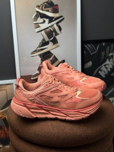 Hoka One Clifton L Athletics Guava/Electric-Coral 1160050 GCC фото