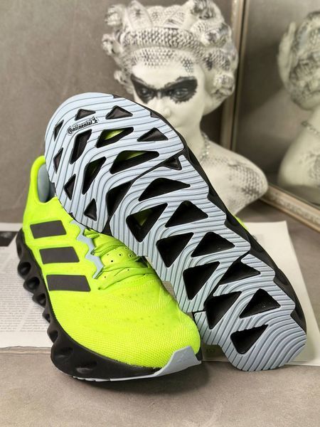 Adidas Shift FWD M H03641 фото