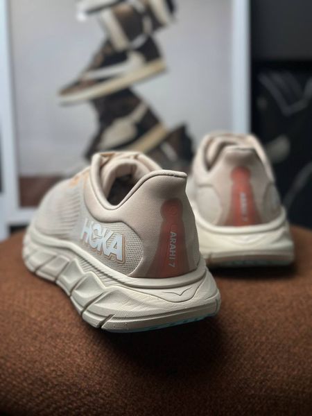 Hoka Arahi 7 Wide 'Vanilla Cream' 1147890 VRM фото