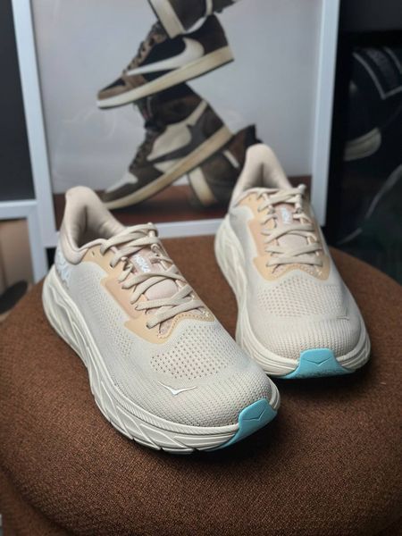Hoka Arahi 7 Wide 'Vanilla Cream' 1147890 VRM фото
