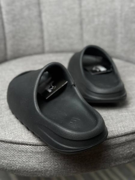 Adidas Yeezy slide black HQ6448 фото