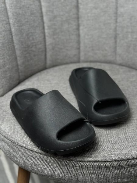 Adidas Yeezy slide black HQ6448 фото