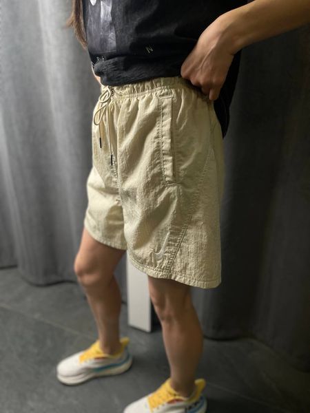 Nike Women's Shorts Beige шорти DD5592-206 фото