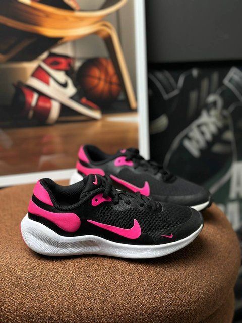 Nike Revolution 7 GS FB7689-002 фото