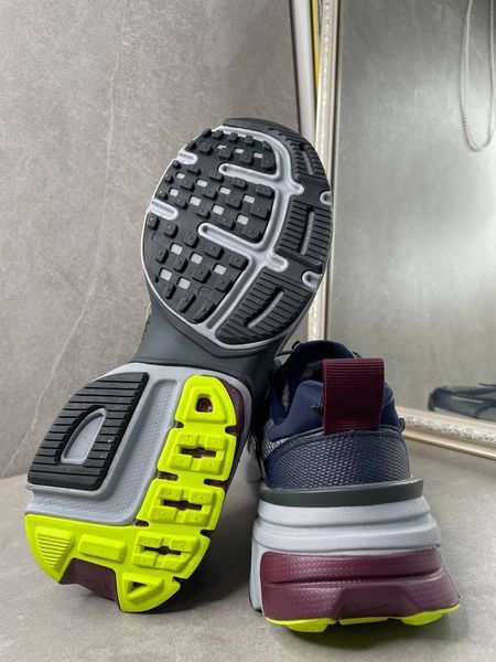Nike V2K Run Obsidian Burgundy Volt FV6602-400 фото