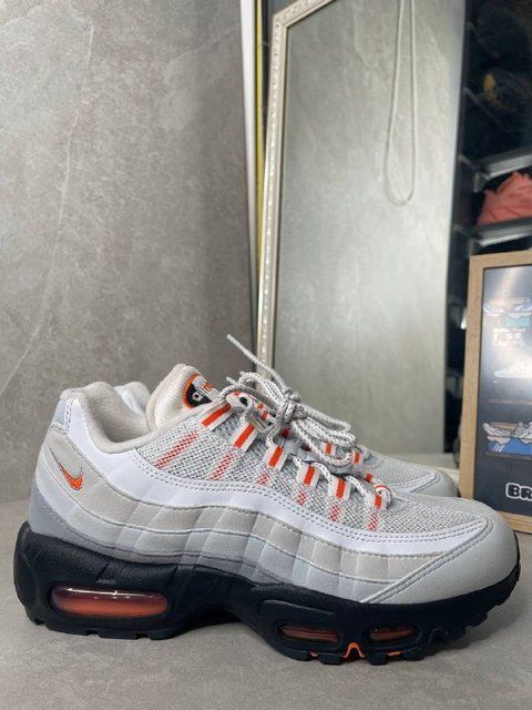 Nike Air Max 95 &ldquo;Wolf Grey/Safety Orange" HM0622-002 фото