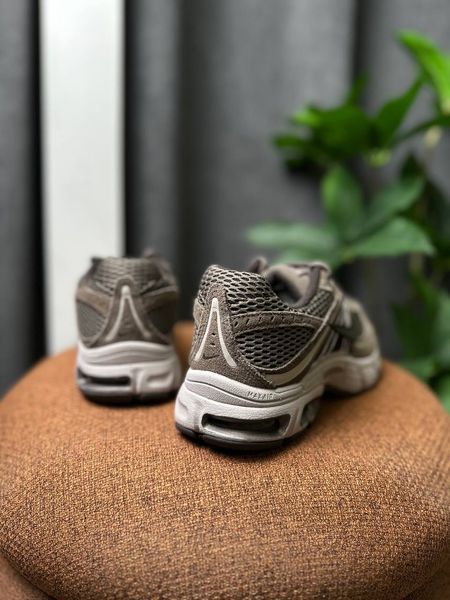 Nike Air Max Moto 2K Brown IQ4924-004 фото