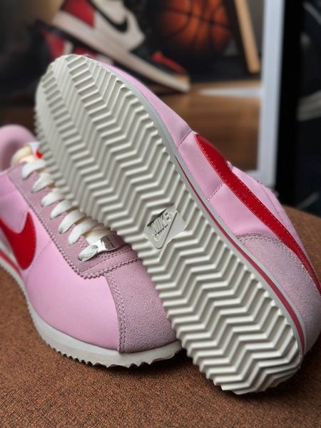 Nike Cortez TXT Medium Soft Pink Sail HF9994-600 фото