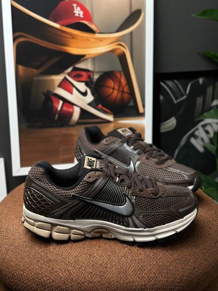Nike Zoom Vomero 5 Shoes Brown FN6742-201 фото