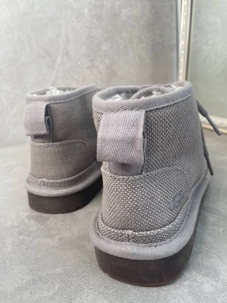 Ugg сірі на тканині Ugg сірі на тканині фото