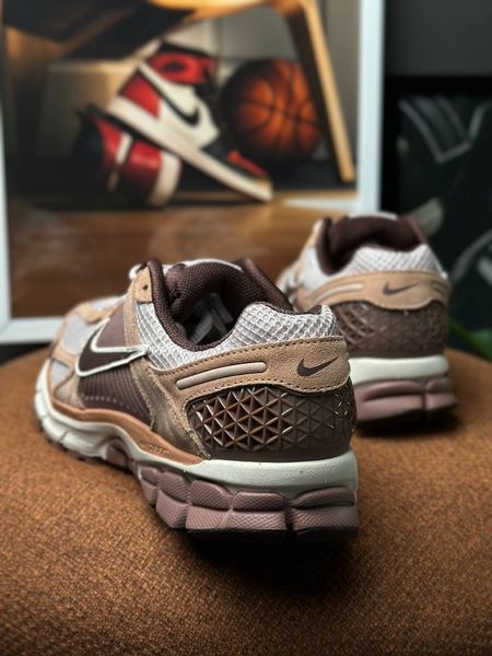 Nike Zoom Vomero 5 Dusted Clay Orange/Grey HF1553-200 фото