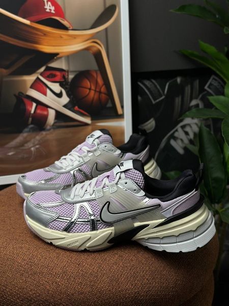 Nike V2K Run Violet/Metallic HF1876-500 фото