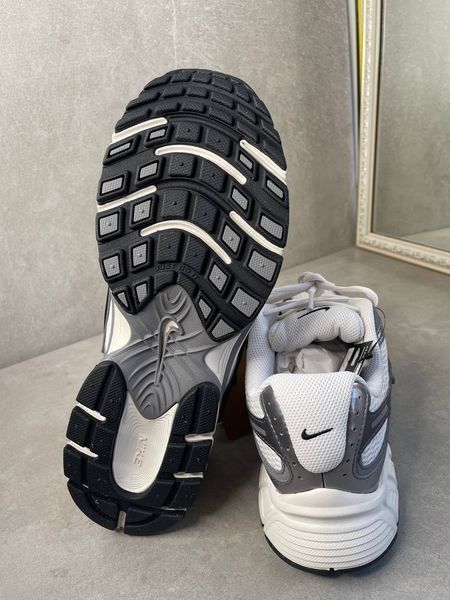Nike V5 RNR сірий HJ5228-009 фото
